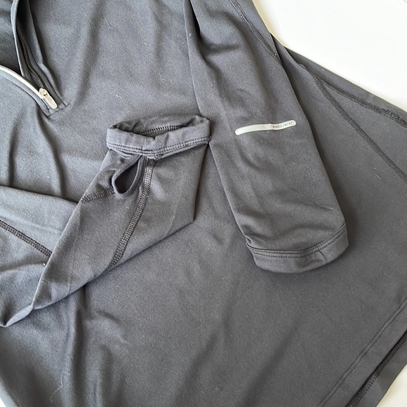 Nike Element Dri-Fit Black 1/2 Zip Running Top - Picture 5 of 9